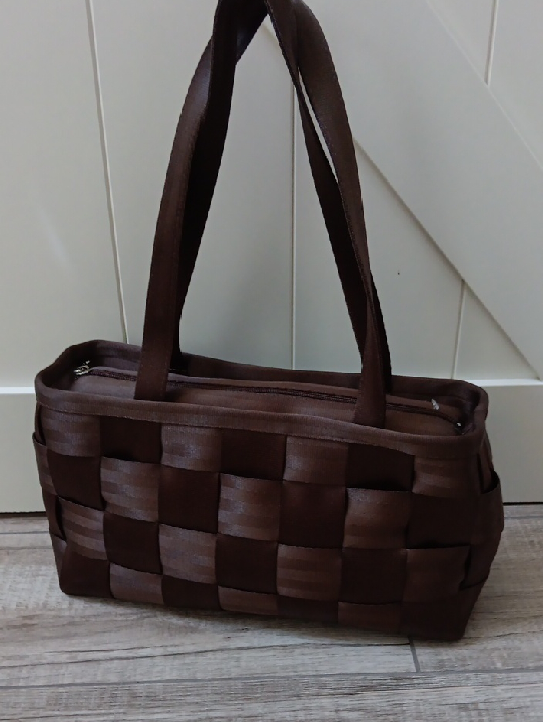 Harveys Seatbelt Bag..Satchel..Brown